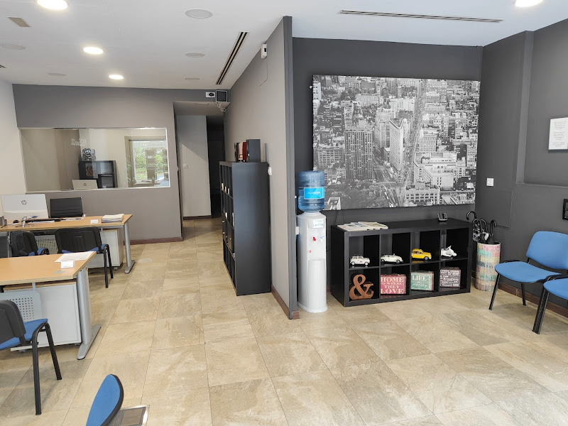 Pisos And Co. - inmobiliaria