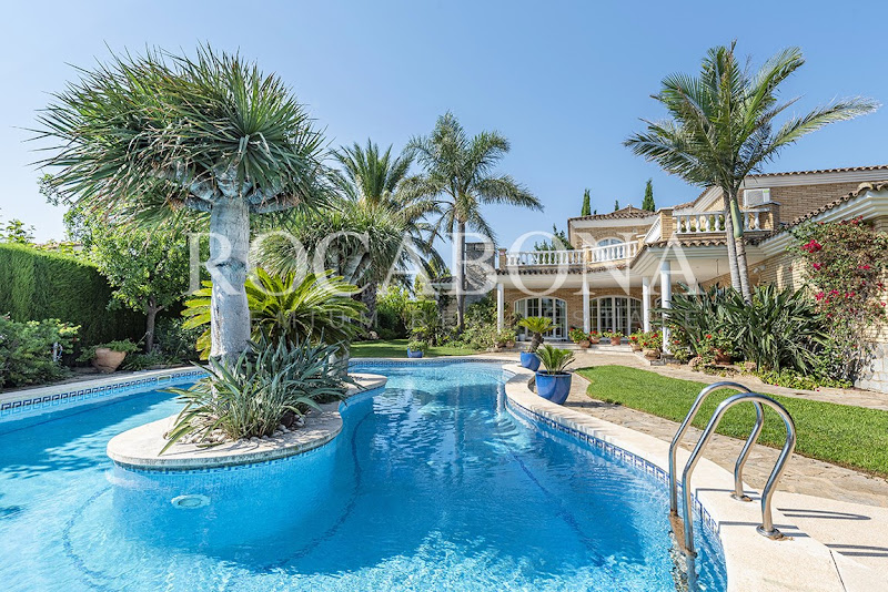 Rocabona Premium Real Estate BCN - inmobiliaria